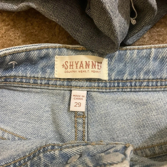 Shyanne light Denim Junior woman’s Shorts size 29 - Picture 3 of 4